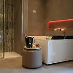 La Finestra Sul Campanile Luxury & Loft Μπάρι