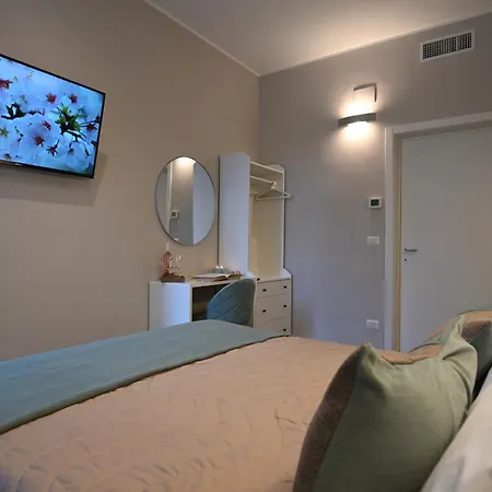 La Finestra Sul Campanile Luxury & Loft 게스트하우스 바리