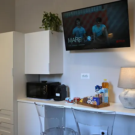 La Finestra Sul Campanile Luxury & Loft 게스트하우스 바리