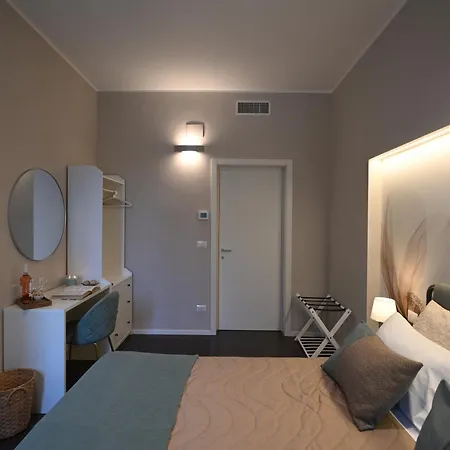 La Finestra Sul Campanile Luxury & Loft 게스트하우스 바리