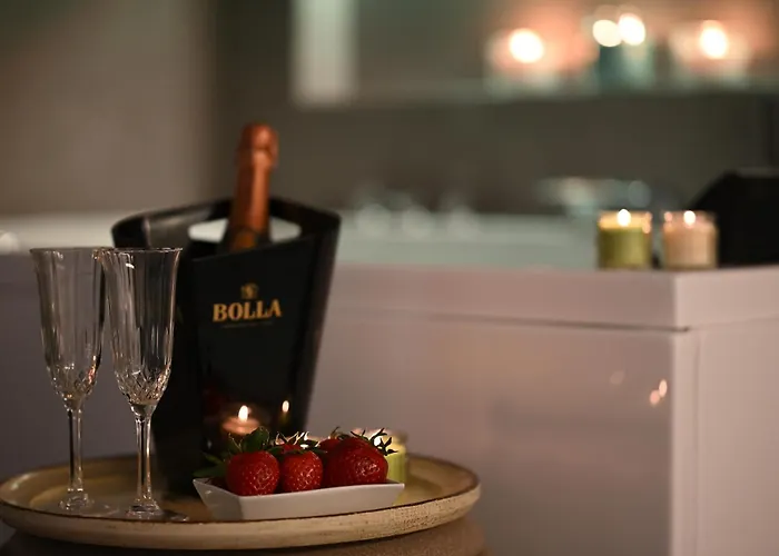 La Finestra Sul Campanile Luxury & Loft ゲストハウス バーリ