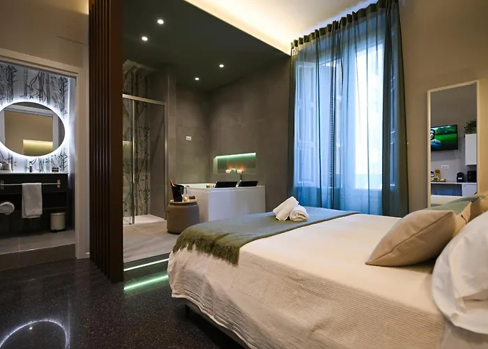 La Finestra Sul Campanile Luxury & Loft ゲストハウス 3*